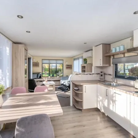 Holiday home Sea Rocks With View And Garden Goedereede