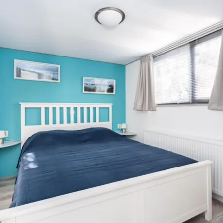Sea Rocks With View And Garden Holiday home *