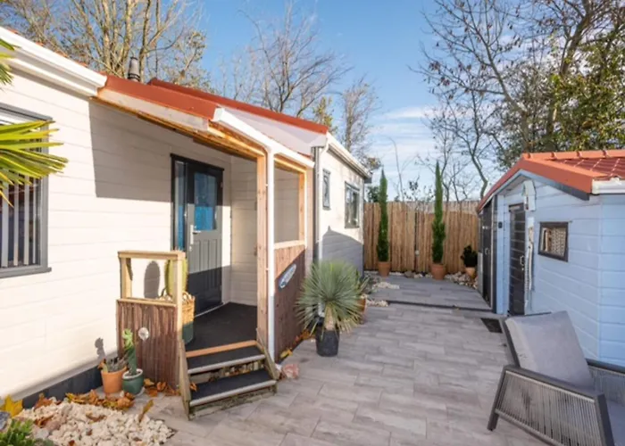 In Near North Sea Holiday home Goedereede