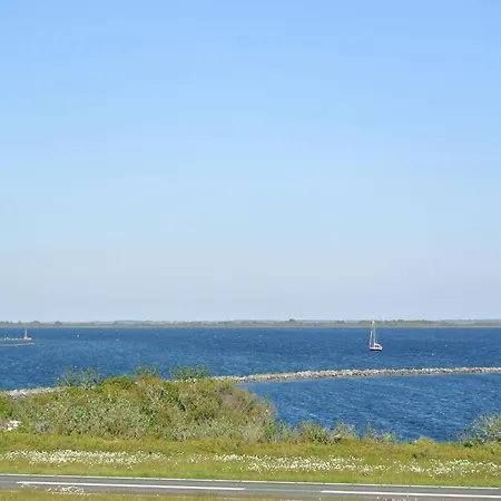 In Near North Sea Vakantiehuis Goedereede